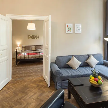 Old Town Square - Dlouha Apartament