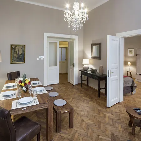 Old Town Square - Dlouha Apartament
