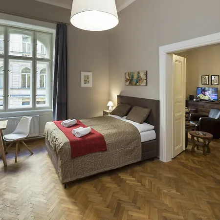 Old Town Square - Dlouha Apartament